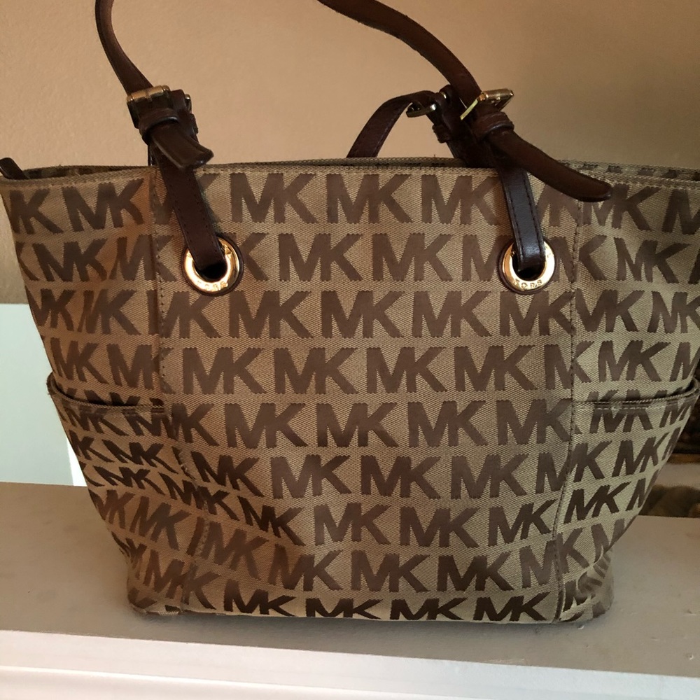 Michael Kors Bag. Great condition